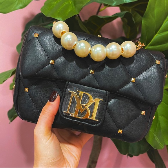 Badgley Mischka Handbags - Badgley Mischka Black Bag w/Pearls
